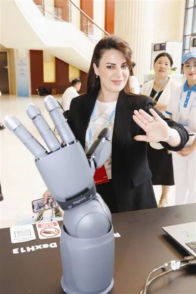 今晚报 2025上合组织数字经济论坛启幕 聚焦六大领域 打造
