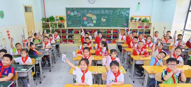 匠心传承焕新而来 君乐宝学生奶新品上市引领学生营养升级(图2)