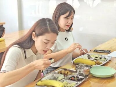 【小餐盘大守护】从吃得饱到吃得营养健康！贵州全力推动校园餐升级(图4)