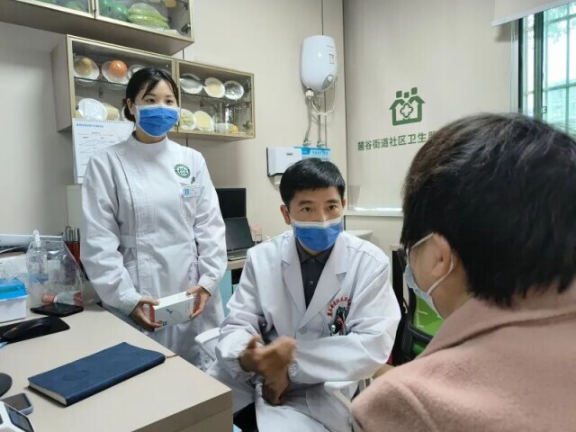 【计算万物 湘约未来——智算驱动新质生产力】智能导诊很方便 AI医生进社区