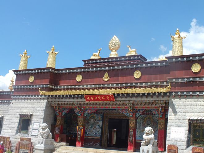 云南昆明香格里拉报团旅游省钱攻略：报团5天4晚行程规划消费透明(图4)