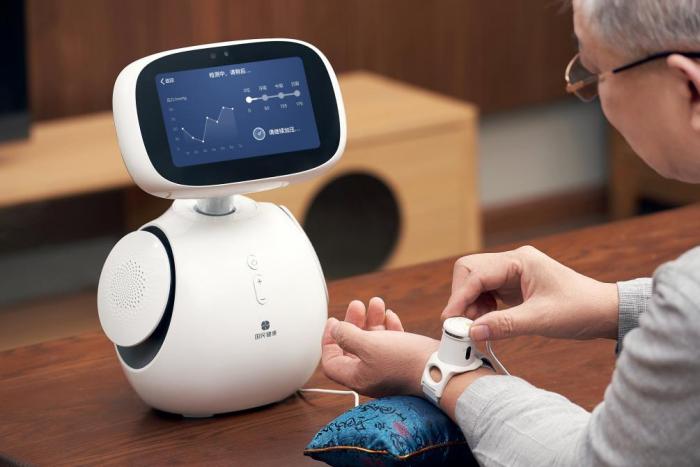 华人健康2026年4月15日涨停分析：医药研发+股东减持限制+AI健康助手(图1)